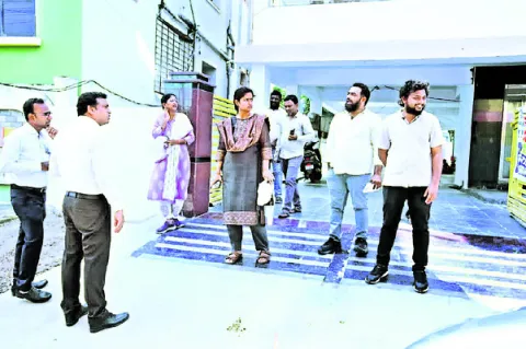 కళాక్షేత్రంలో పనులు పూర్తి చేయండి