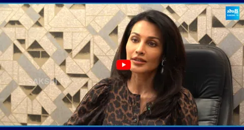 Bigg Boss 9 Flora Saini About Balakrishnas Lux Papa Song