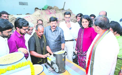 4 లక్షల మెట్రిక్ టన్నుల  ధాన్యం సేకరణ