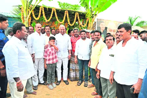 పార్టీ బలోపేతంలో గ్రామ కమిటీలు కీలకం