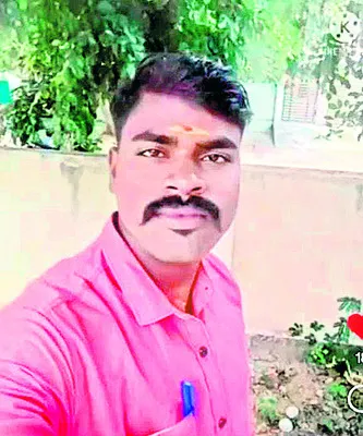 కుటుంబ కలహాలతో సచివాలయ ఉద్యోగి ఆత్మహత్య