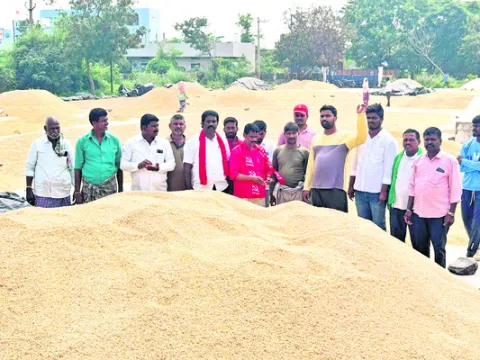 నిబంధనల పేరుతో ఇబ్బందులు పెట్టొద్దు