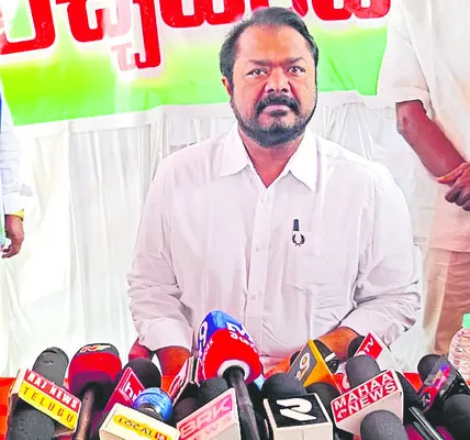 ఎస్ఈజెడ్ భూములపై కపట ప్రేమ