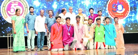 సాంస్కృతిక ఉత్సవాల్లో ట్రిపుల్ ఐటీ విద్యార్థుల ప్రతిభ
