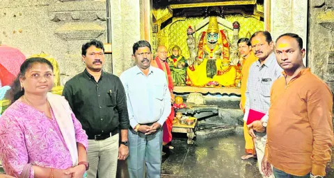 ‘ఐనవోలు’ పునరుద్ధరణ పనుల పరిశీలన