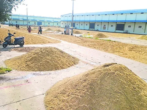 ధాన్యం కొనుగోలు ఎన్నడో?