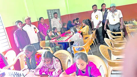 అట్టహాసంగా చెస్ పోటీలు