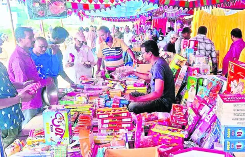 కొనకుండానే పేలుతున్నాయ్!