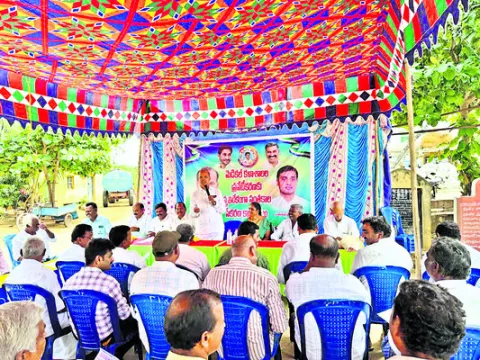 మెడికల్ కళాశాలల  ప్రైవేటీకరణను అడ్డుకుందాం