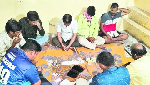 పేకాట స్థావరాలపై ఉక్కుపాదం