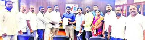 ఆర్టిజన్ ఉద్యోగుల డిమాండ్లు పరిష్కరించాలి