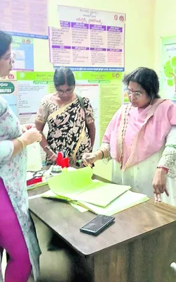 వైద్యులు, సిబ్బంది సమయపాలన పాటించాలి