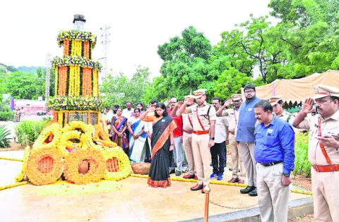 పోలీస్ అమరుల త్యాగాలు మరువలేనివి