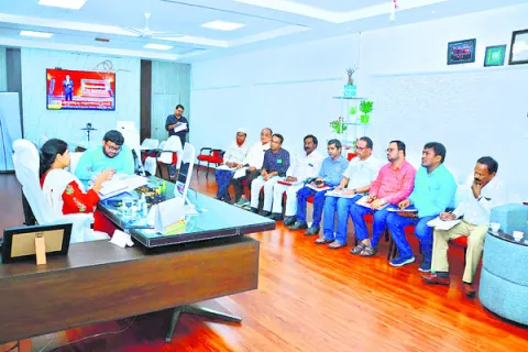 దరఖాస్తుల ఆహ్వానం