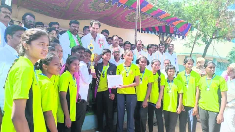 వాలీబాల్ టోర్నమెంట్లో రన్నర్గా నిజామాబాద్