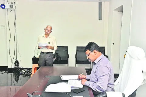 మత్స్యకారులకు ప్రభుత్వ పథకాలు అమలు చేయాలి