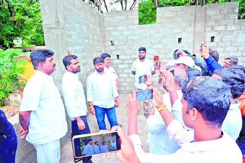 దర్జాగా కబ్జా !