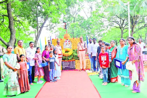 పోలీస్ అమరుల త్యాగాలు చిరస్మరణీయం