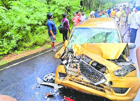 శ్రీశైలం ఘాట్లో రోడ్డు ప్రమాదం