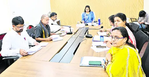 రీసర్వే షెడ్యూల్ ప్రకారం పూర్తి చేయాలి