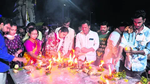 భక్తుల దీపారాధన