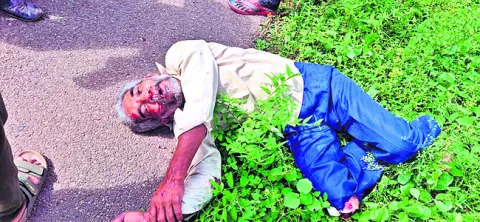 వ్యాన్ ఢీకొని యువకుడి మృతి