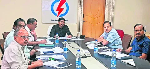 వినియోగదారులకు మెరుగైన సేవలందించండి