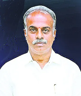 తండ్రిని పరామర్శిస్తే తప్పా?