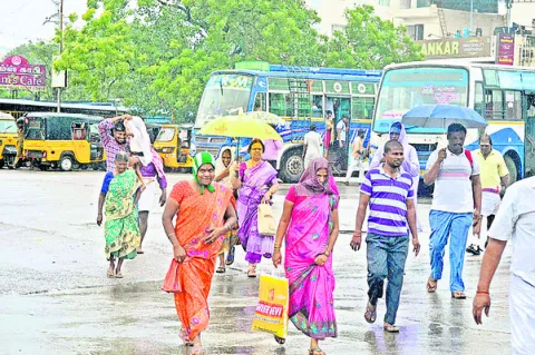వేలూరు కొత్త బస్టాండ్లో రద్దీ