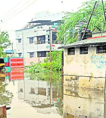 తిరుత్తణిలో రోజంతా వర్షం