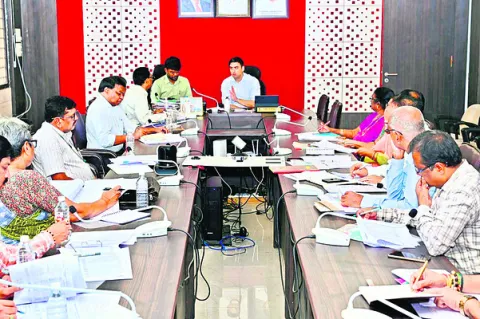 అధిక వర్షాలకు అప్రమత్తంగా ఉండండి