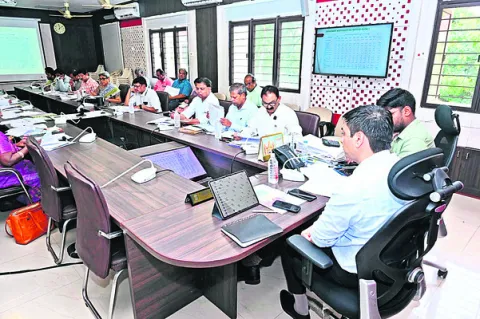 50 శాతం పచ్చదనాన్ని సాధించాలి