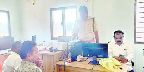 ఏసీబీ అధికారుల తనిఖీలు