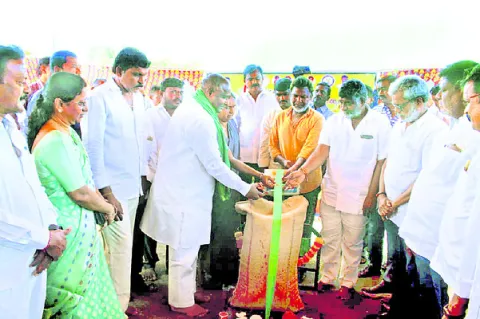 కొనుగోలు కేంద్రాలను వినియోగించుకోవాలి