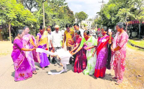 నిందితుడిని కఠినంగా శిక్షించాలి