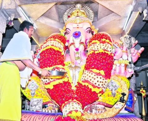 మళ్లీ గణేశ చతుర్థి వచ్చిందోచ్