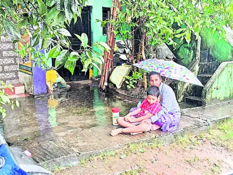 బంగారం ఇవ్వకపోతే ఆత్మహత్య చేసుకుంటా