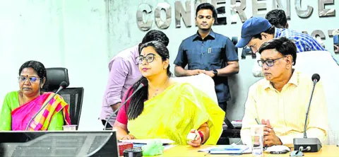 ధాన్యం కొనుగోళ్లు పకడ్బందీగా నిర్వహించాలి