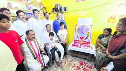 ప్రమోద్ కుటుంబానికి అండగా ఉంటాం