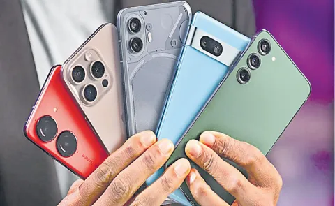 India smartphone shipments rise 3percent in September quarter