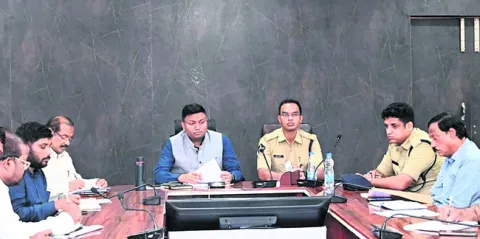 వర్షాల నేపథ్యంలో అప్రమత్తంగా ఉండాలి