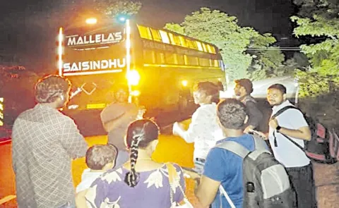 Fire Catches Private Travel Bus In Sri Potti Sriramulu Nellore district