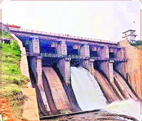 మోంథా ఎఫెక్ట్.. హై అలర్ట్