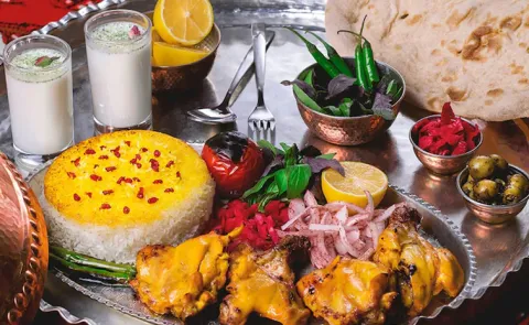 Gujarat Tourists Dine And Dash Without Paying  bill Caught In Traffic