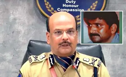Telangana Maoist Key Leader Bandi Prakash Surrender DGP Shivadhar Reddy