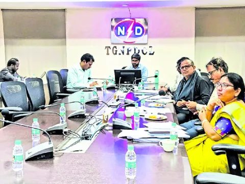 అధికారులు అప్రమత్తంగా ఉండాలి