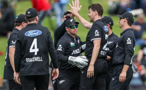 New Zealand Bowlers Restricted England To 175 Runs In 2nd ODI