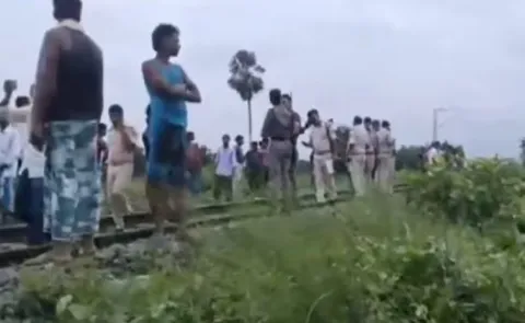 Vande Bharat Train 4 passed away After Being Hit By Train In Purnea Bihar
