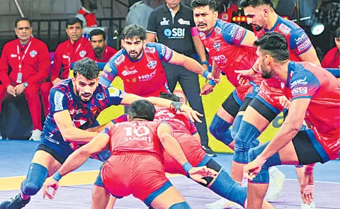 Dabang Delhi win third consecutive match in Pro Kabaddi League