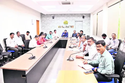 ప్రిసైడింగ్ అధికారుల శిక్షణకు ఏర్పాట్లు చేయాలి